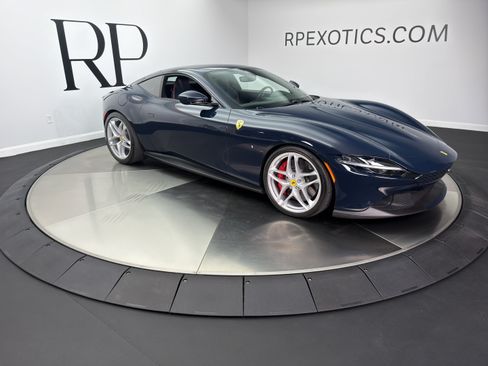 Used 2021 Ferrari Roma RWD image 8