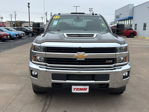 Used 2017 Chevrolet Silverado 2500 LT w/ LT Convenience Package image 4