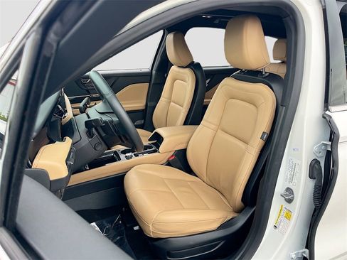 Used 2021 Lincoln Corsair Reserve image 21