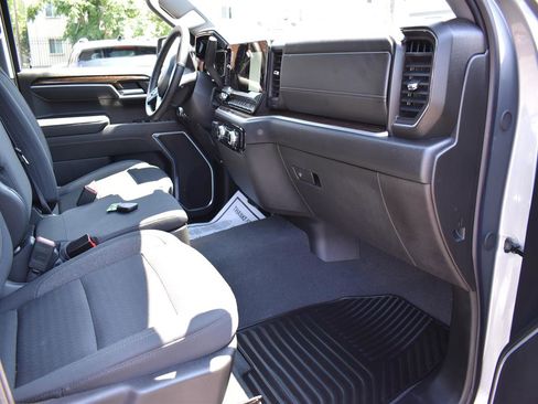 New 2025 GMC Sierra 1500 SLE image 5