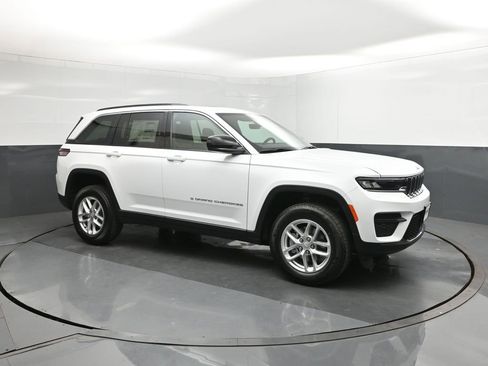 New 2025 Jeep Grand Cherokee Laredo X image 17