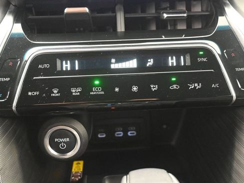 Certified 2024 Toyota Venza Nightshade image 25