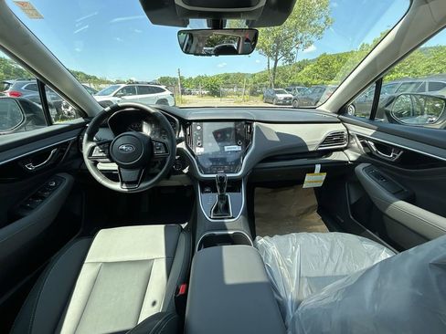 Used 2025 Subaru Outback Onyx Edition image 12