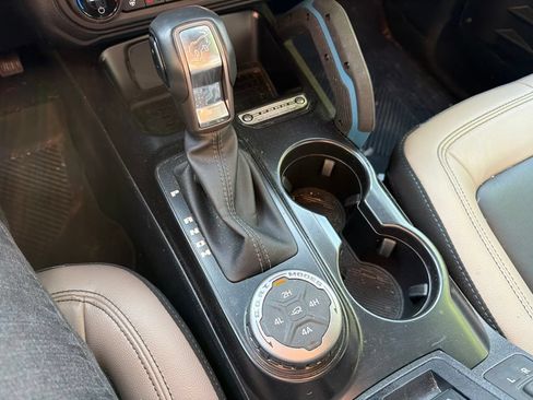 Used 2024 Ford Bronco Wildtrak AWD/4WD image 19