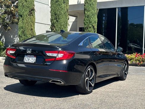 Used 2018 Honda Accord Sport image 5