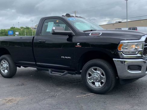 Used 2019 RAM 3500 Tradesman AWD/4WD image 2