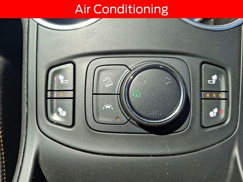 Used 2021 GMC Terrain SLT w/ Infotainment Package II AWD/4WD image 25