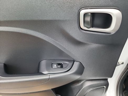Used 2024 Hyundai Venue SEL FWD image 38