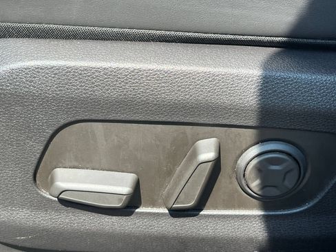Used 2026 Kia Carnival FWD image 22