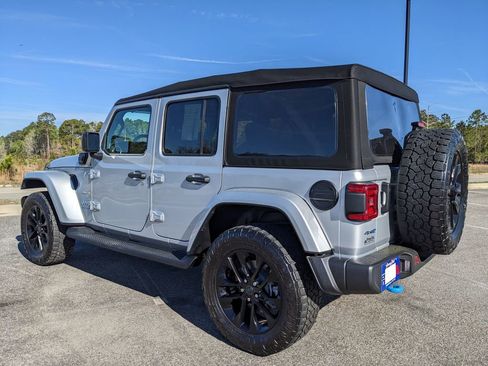 Used 2024 Jeep Wrangler Unlimited Sahara w/ Technology Group image 20