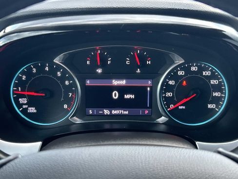 Used 2021 Chevrolet Traverse LT FWD image 40