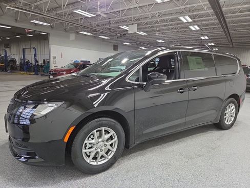 New 2026 Chrysler Voyager LX FWD image 3
