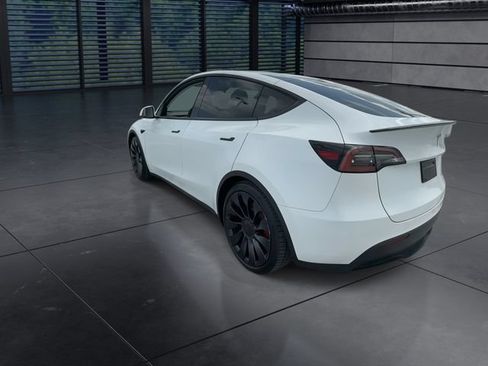 Used 2023 Tesla Model Y Long Range AWD/4WD image 6