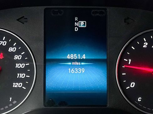 Used 2024 Mercedes-Benz Sprinter 2500 image 42