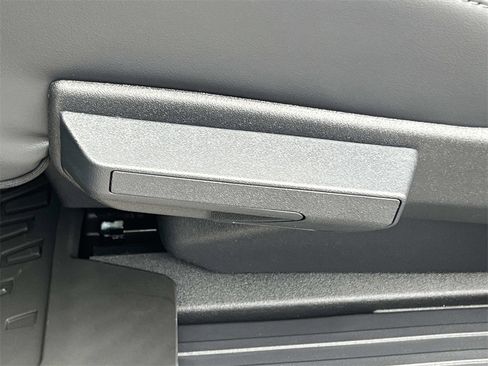 New 2025 Lincoln Navigator Reserve w/ Jet Appearance Package image 14