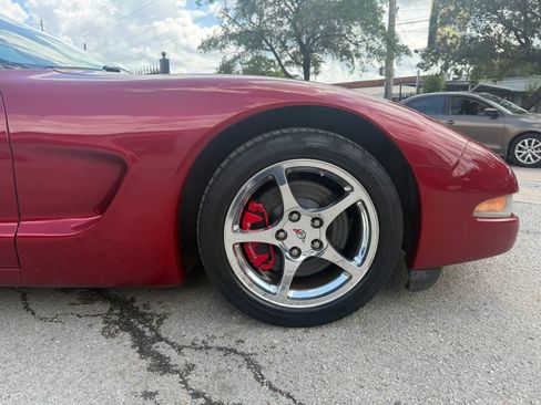 Used 2004 Chevrolet Corvette Coupe w/ Roof Package RWD image 28