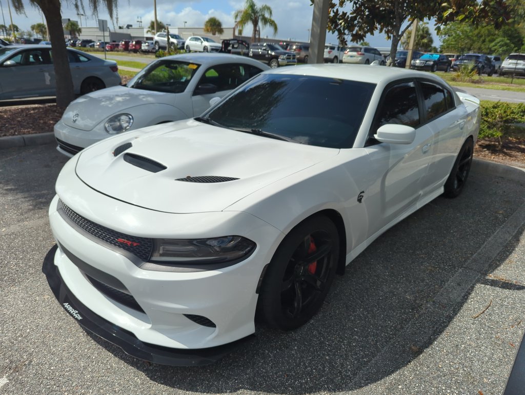 Used 2016 Dodge Charger SRT Hellcat RWD image 5
