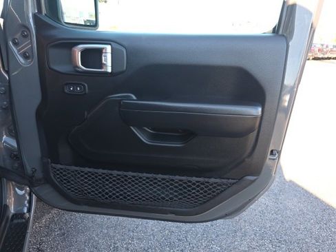 Used 2020 Jeep Gladiator Sport w/ Quick Order Package 23S image 11