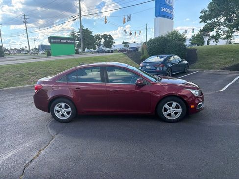 Used 2015 Chevrolet Cruze LT FWD image 16