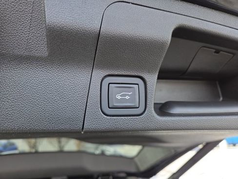 Used 2023 GMC Acadia Denali image 18