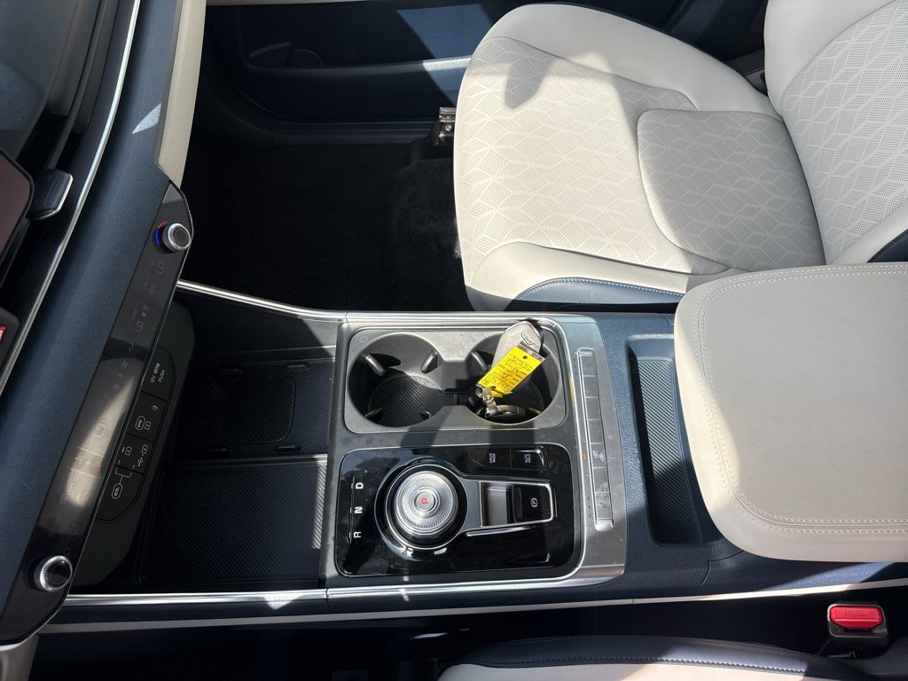 Used 2026 Kia Carnival EX FWD image 26