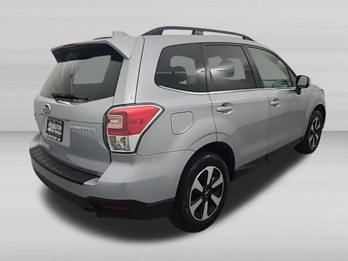 Used 2018 Subaru Forester 2.5i Limited AWD/4WD image 4