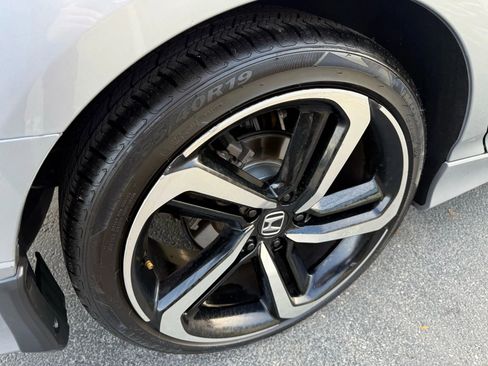 Used 2020 Honda Accord Sport image 11