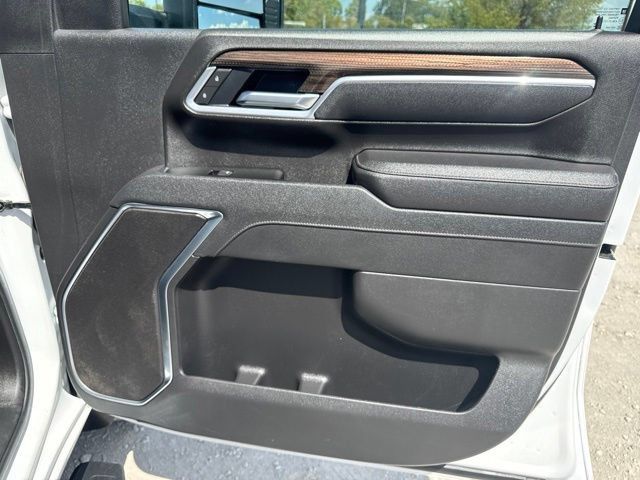 Used 2025 Chevrolet Silverado 2500 LT w/ Convenience Package AWD/4WD image 24