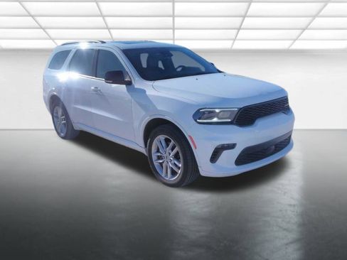Used 2023 Dodge Durango GT image 2