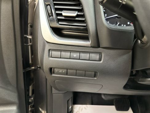 Certified 2023 Nissan Rogue SV image 22