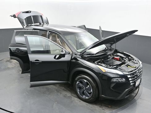 Used 2025 Nissan Rogue SV image 40