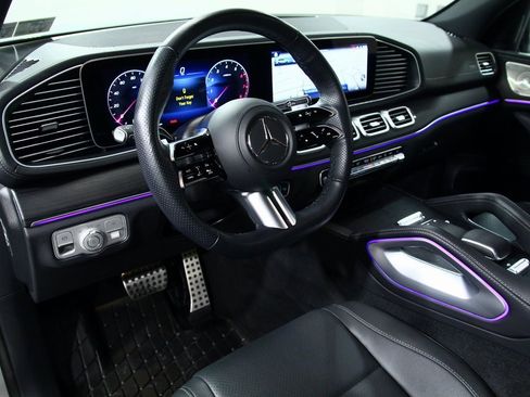Used 2025 Mercedes-Benz GLS 450 4MATIC image 5