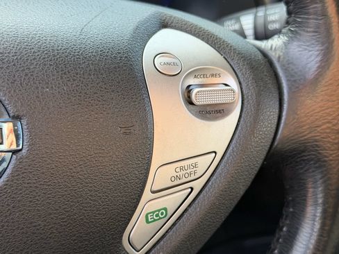 Used 2013 Nissan Leaf SV w/ LED & Quick Charge Pkg FWD image 25