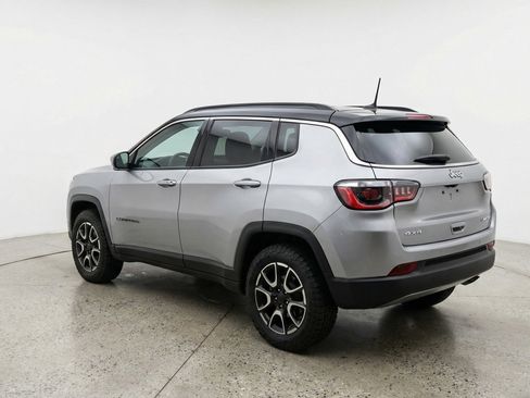 Used 2025 Jeep Compass Trailhawk AWD/4WD image 6