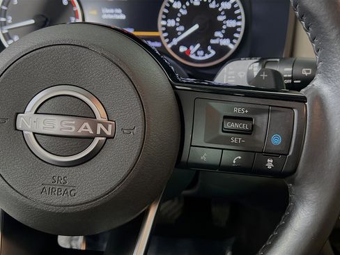 Used 2022 Nissan Rogue SV w/ SV Premium Package image 20