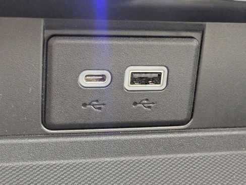 Used 2021 GMC Yukon SLT w/ Rear Media and Nav Package image 10