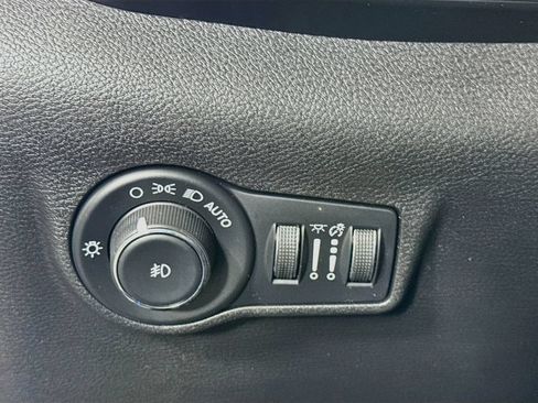 Used 2023 Jeep Compass Limited w/ Sun and Sound Group AWD/4WD image 20