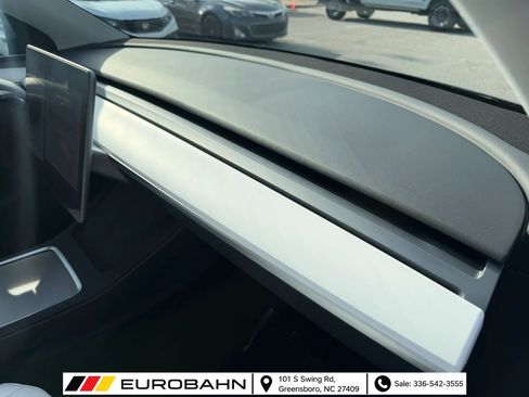 Used 2024 Tesla Model Y Long Range AWD/4WD image 21