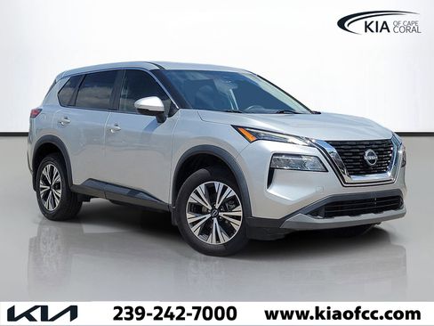 Used 2022 Nissan Rogue SV image 1