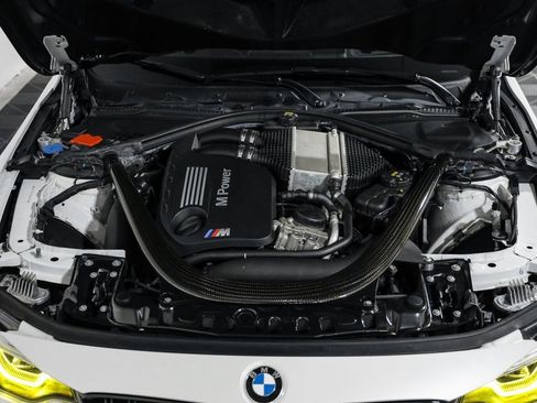 Used 2019 BMW M4 Coupe w/ Competition Package image 21