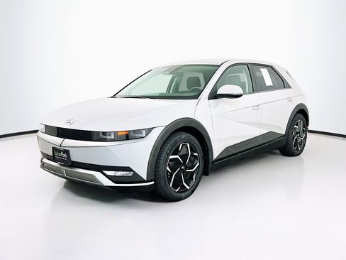 Used 2024 Hyundai Ioniq 5 SEL image 3