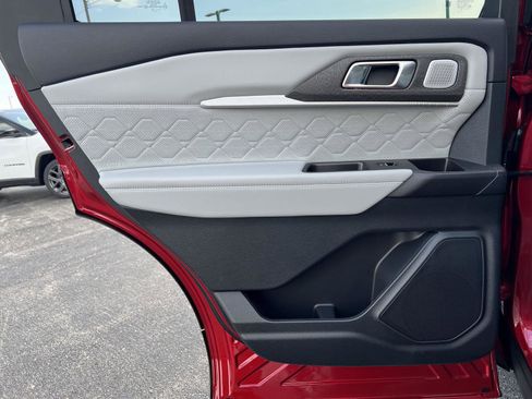 New 2026 Ford Explorer Platinum image 21