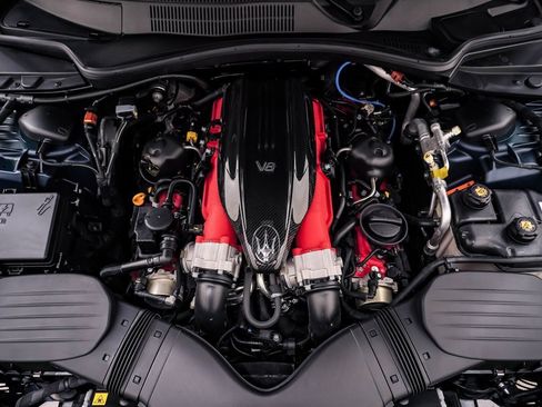 Used 2024 Maserati Ghibli Trofeo image 32