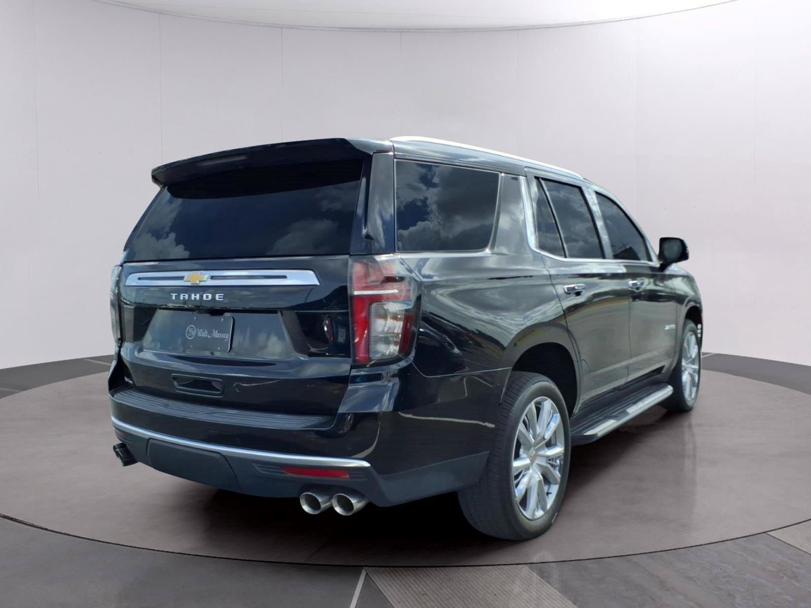 Used 2023 Chevrolet Tahoe High Country AWD/4WD image 5