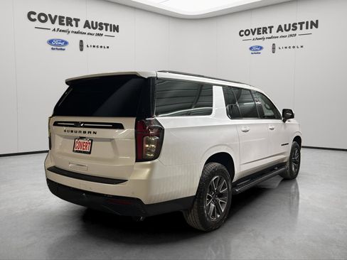 Used 2023 Chevrolet Suburban Z71 w/ Luxury Package image 5