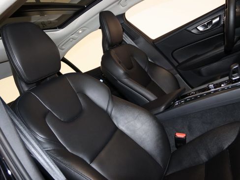 Used 2025 Volvo S60 B5 Core image 58