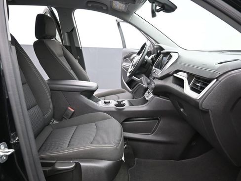 Used 2024 GMC Terrain SLE image 16