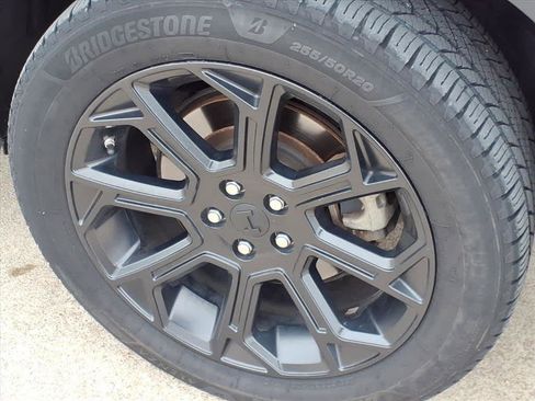 Used 2023 Toyota Highlander LE image 26