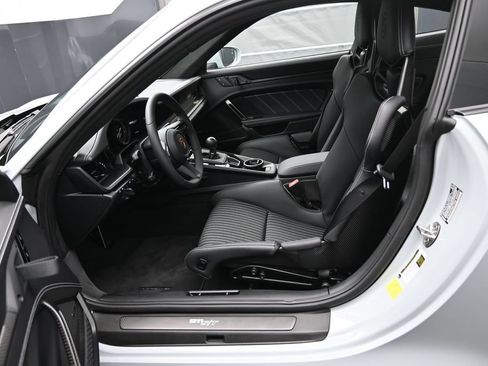 Certified 2024 Porsche 911 GT3 RS RWD image 7