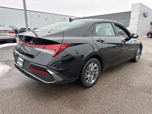 Used 2024 Hyundai Elantra SEL image 10